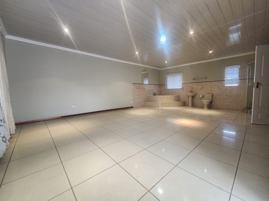 4 Bedroom Property for Sale in Pellissier Free State